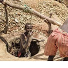 A Madagascar, l'improbable eldorado des chercheurs de saphirs 