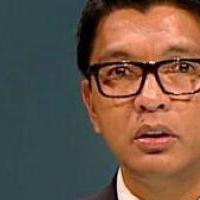 Rajoelina avance, les scientifiques reculent