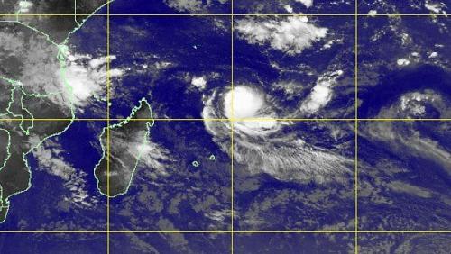 Cyclone Fantala : une &eacute;p&eacute;e de Damocl&egrave;s pour Madagascar