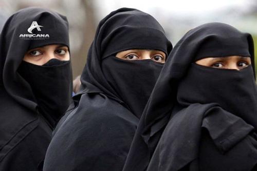 MADAGASCAR - SOCI&Eacute;T&Eacute; : Barbus et burka arrivent en masse