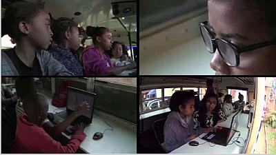 Madagascar : une salle informatique dans un bus pour aider la jeunesse &agrave; la maitrise de l'outil informatique
