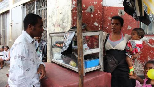 A Madagascar, la fin des sachets en plastique, au grand dam des vendeurs