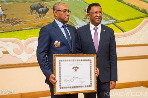 Rajaonarimampianina &eacute;l&egrave;ve Ahmad, le pr&eacute;sident de la CAF Ahmad Ahmad et Hery Rajaonarimampianina