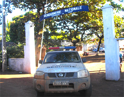 Farafangana &ndash; La foule ex&eacute;cute l&rsquo;Ampanjaka Philibert Tata