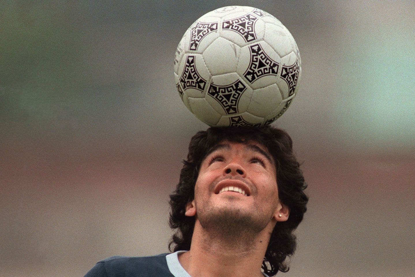 Mort de MARADONA