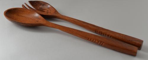 Couvert &agrave; salade en bois